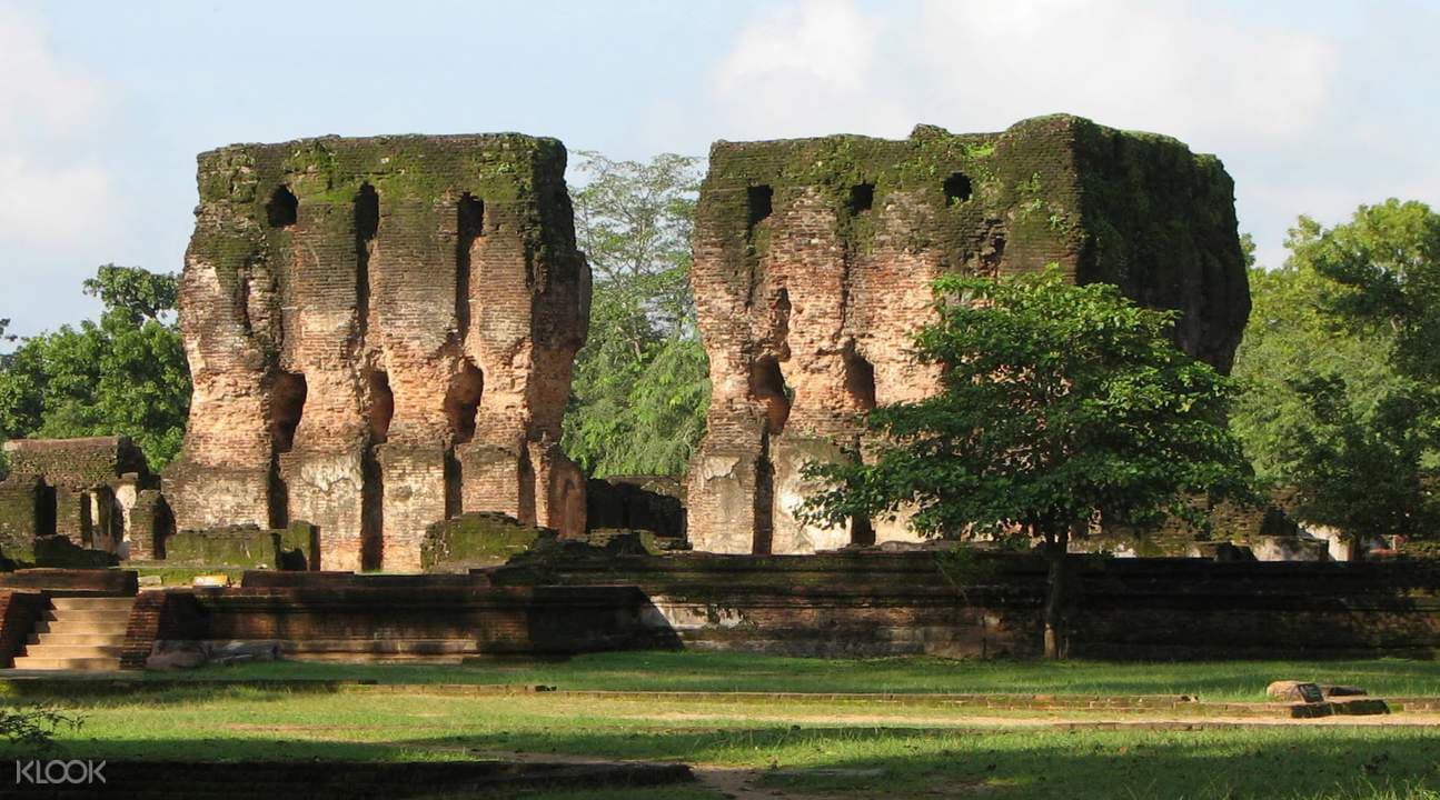 Pasikudah and Sigiriya 2 Day Tour from Colombo