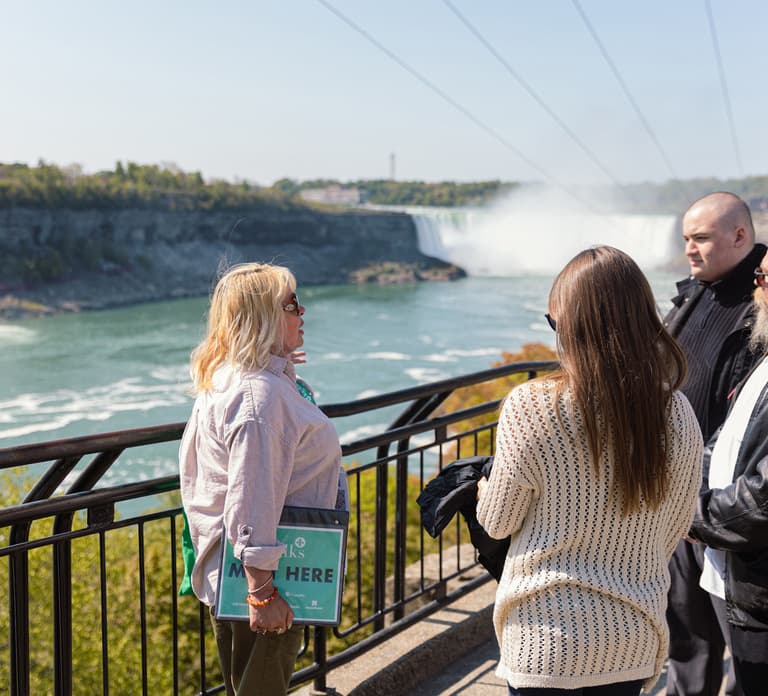 Niagara Falls: Boat Trip & Journey Behind the Falls Tour