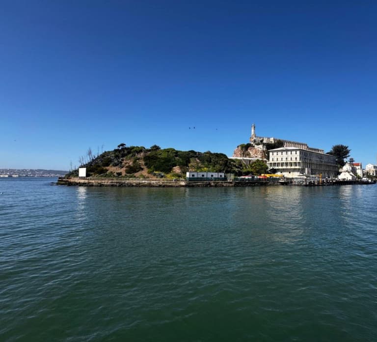 San Francisco: Alcatraz Ticket, Ferry, & Self-Guided App