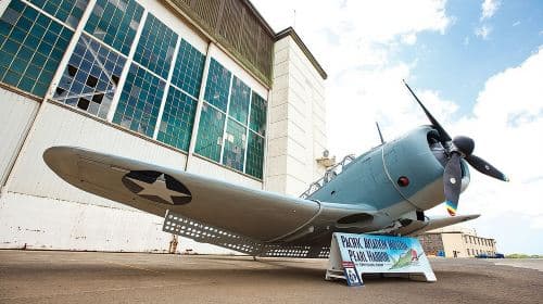 Jednodniowa wycieczka z Kona na Oahu: Pearl Harbor WWII Heroes Adventure Day Tours