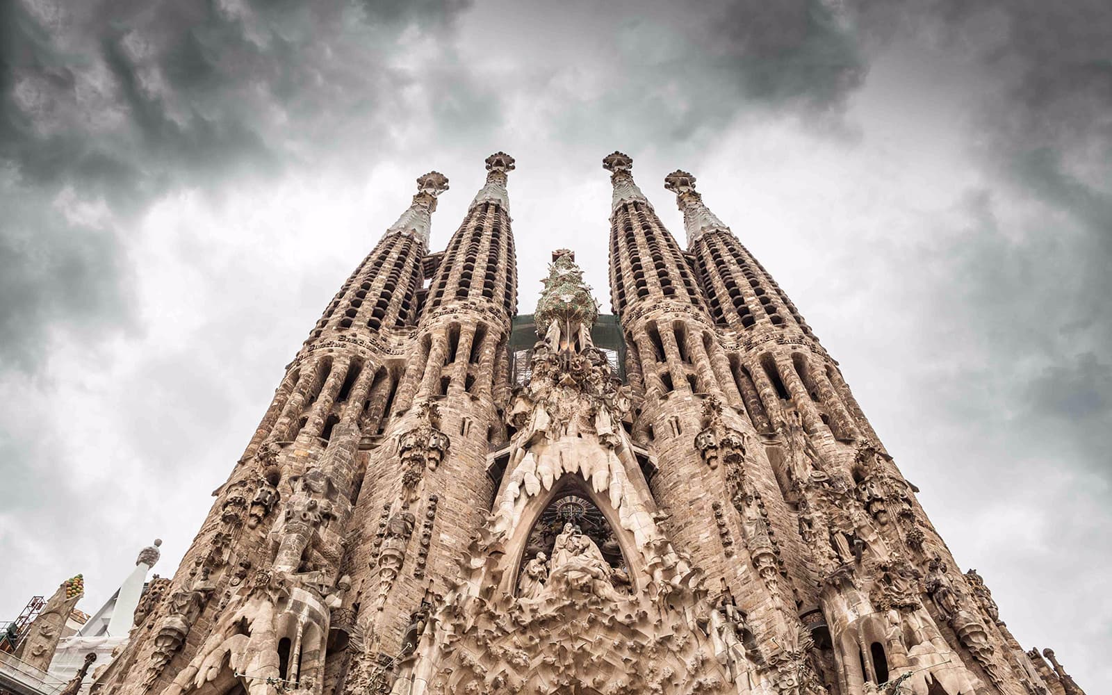 Fast Track Guided Tour of Sagrada Familia with Tower Access