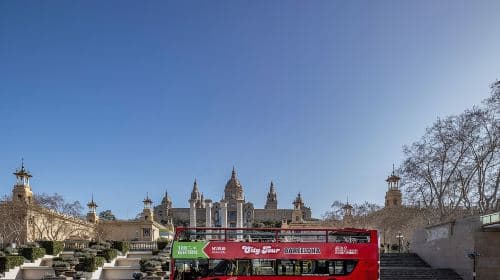 Barcelona: Hop-On Hop-Off Bus & Aquarium Tour Day Tours