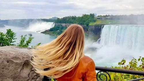 Toronto: Zimowa wycieczka nad wodospad Niagara z pakietem atrakcji
