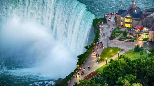 Da Toronto: Tour delle Meraviglie Invernali delle Cascate del Niagara