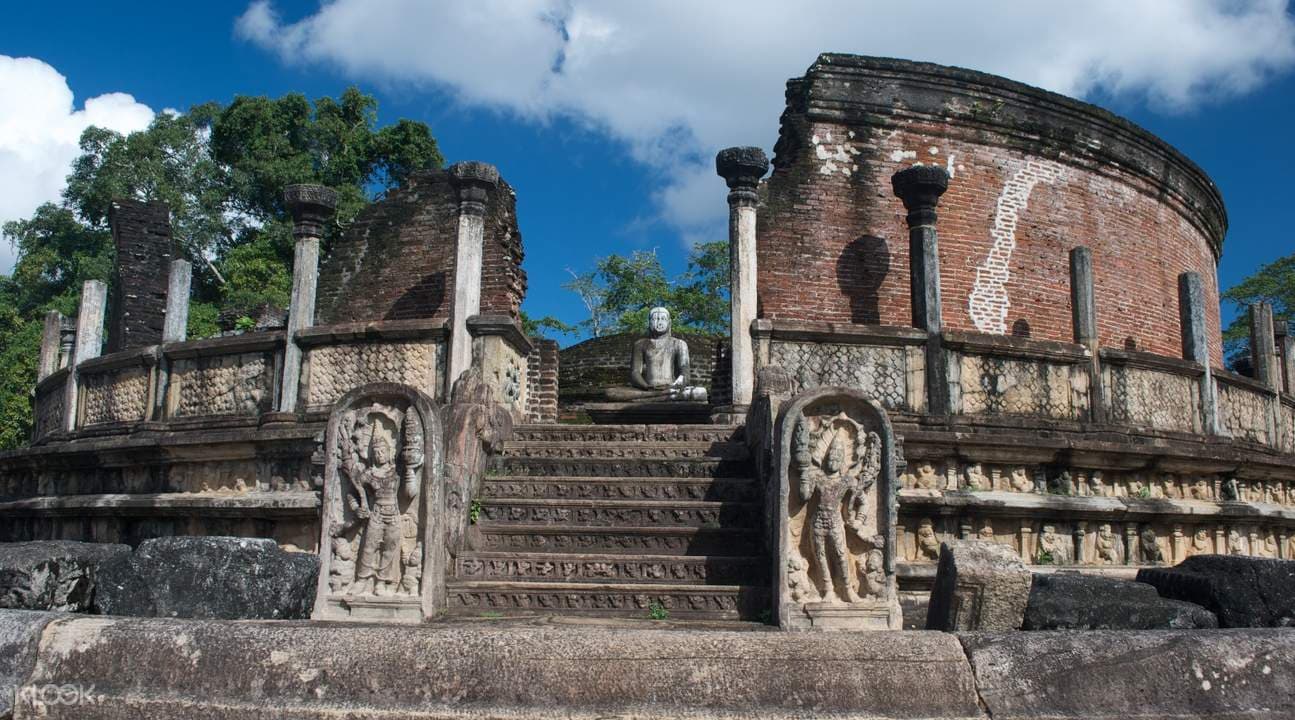 Pasikudah and Sigiriya 2 Day Tour from Colombo