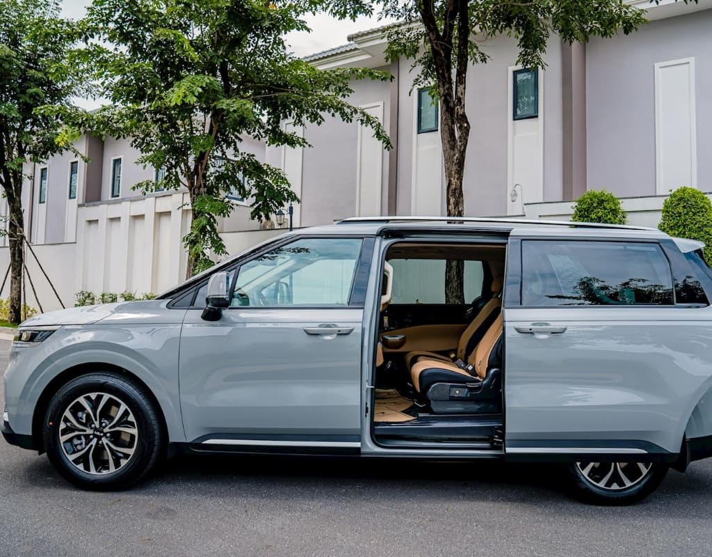 Airport Private Transfer - Hong Kong International Airport to Disneyland