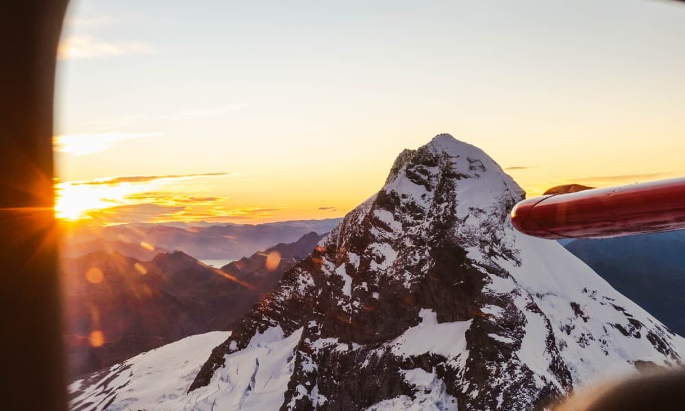 Sunrise Mt Aspiring and Glaciers Scenic Flight