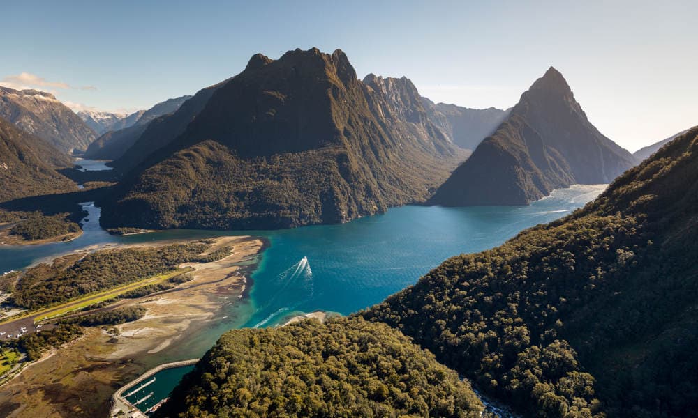 Milford Sound Cruise with Underwater Observatory - Morning Departure