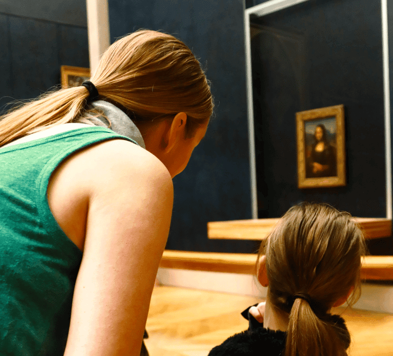 Paris: Louvre Museum and Mona Lisa Evening Private Tour