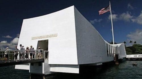 Honolulu: Pearl Harbor, USS Arizona and Battleship Missouri Day Tours