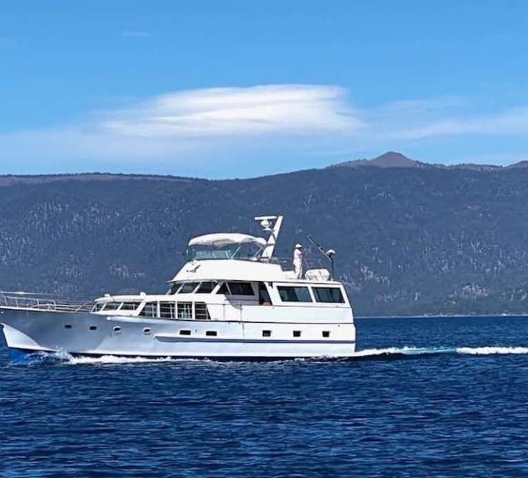 Lake Tahoe: Scenic Sunset Cruise with Drinks and Snacks