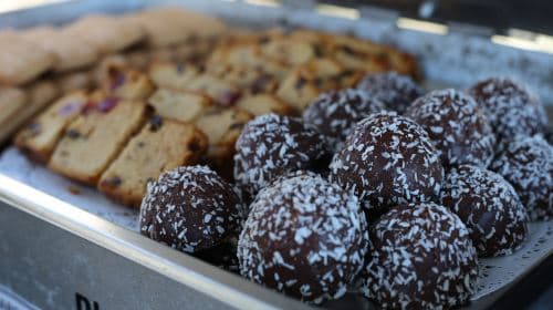 Gold Coast Surfers Paradise 1.5-hour cruise (morning/afternoon with snacks) Transport Passes