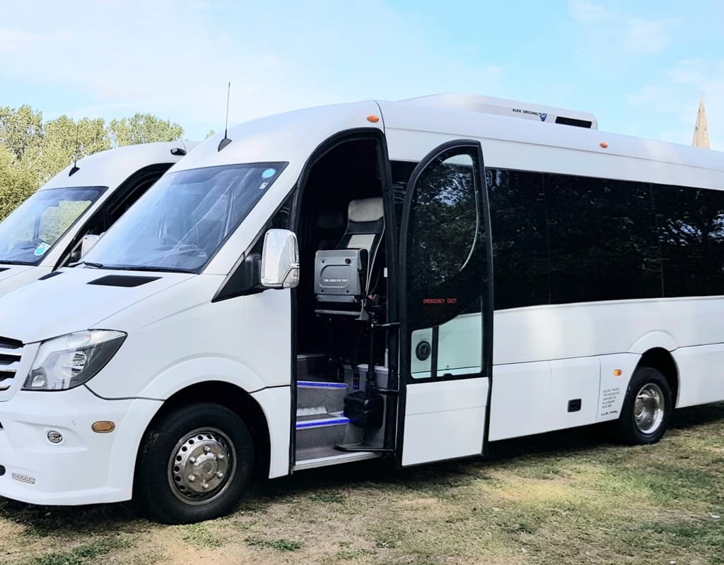 Airport Private Transfer - Hong Kong International Airport to Disneyland