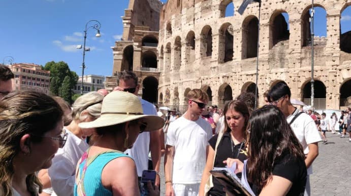 Rome: Colosseum Entry with Audio Guide App (& Arena Option)