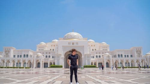 Dubai To Abu Dhabi: Grand Mosque, Royal Palace & Etihad Towers Day Tours
