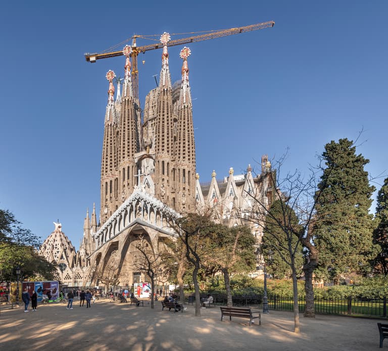 Barcelona: Sagrada Familia Entry Ticket with Audio Guide