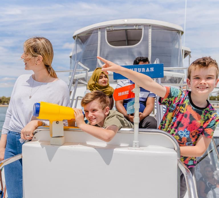 Mandurah: Dolphin and Views Cruise