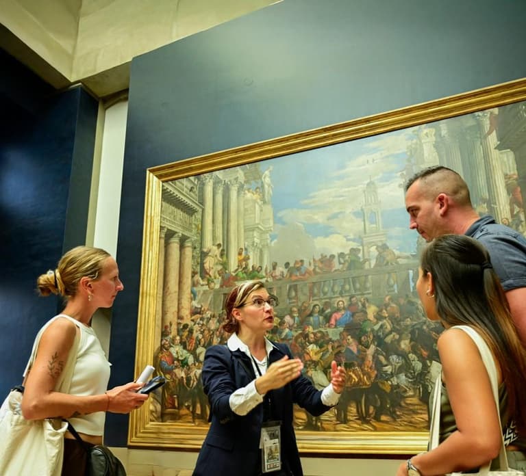 Paris: Skip-the-Line Louvre Museum & Mona Lisa Guided Tour
