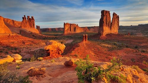 Arches National Park: Sunset Pavement Van Tour