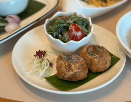 The Singapore Chilli Crab and Seafood Experience by the Bay