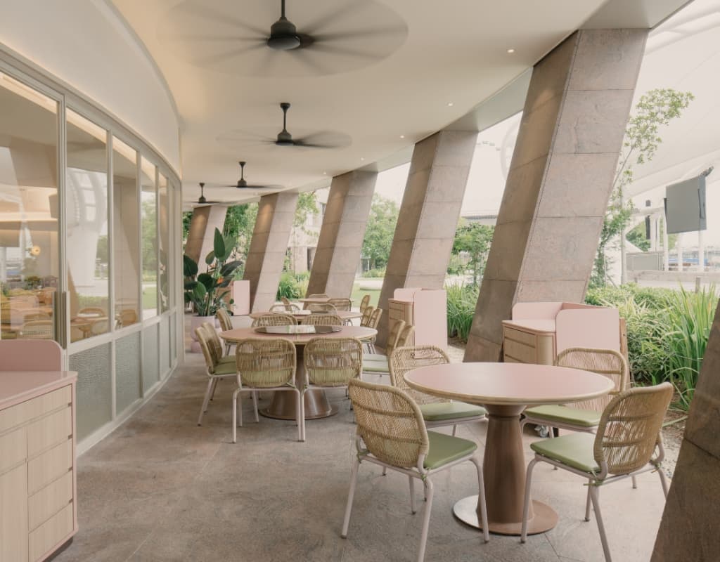 The Singapore Chilli Crab and Seafood Experience by the Bay