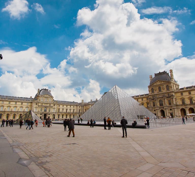 Paris: 2-Hour Guided Tour Through the Louvre