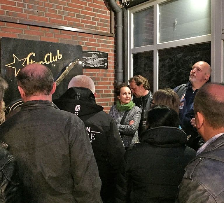 Hamburg: St. Pauli Highlights Guided Tour with Beer for 18+