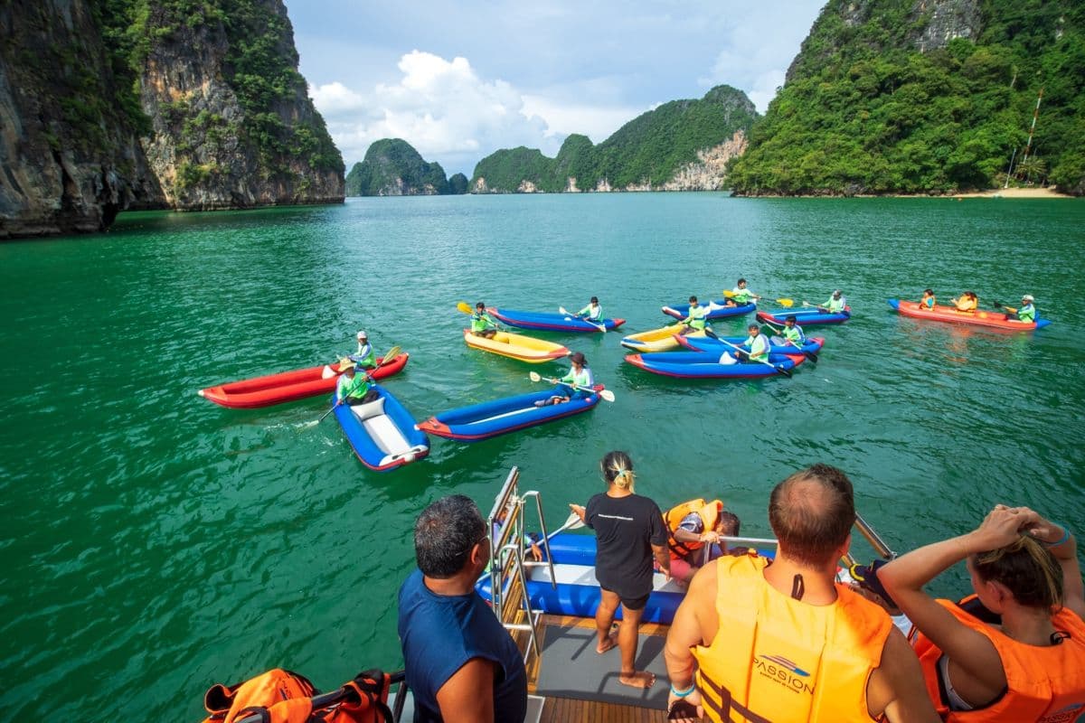 Gruppentour durch die Phang Nga Bay mit dem Luxus-Katamaran ab Phuket