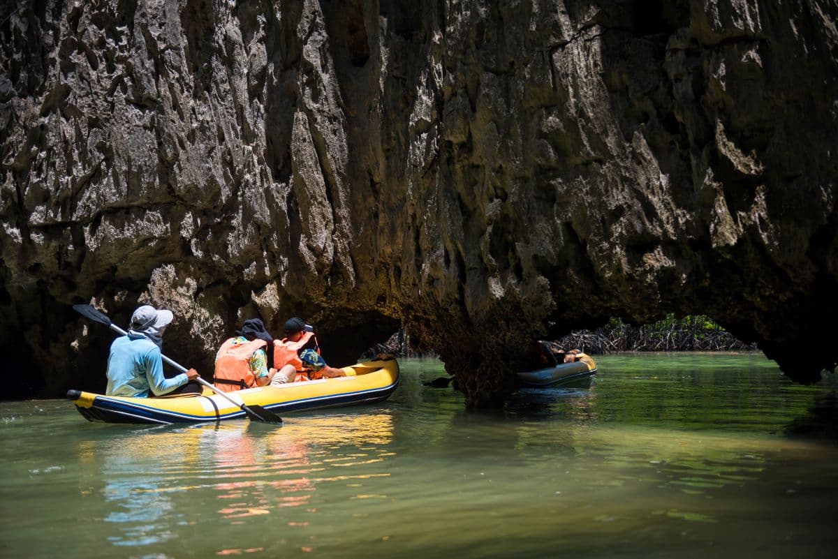 Gruppentour durch die Phang Nga Bay mit dem Luxus-Katamaran ab Phuket