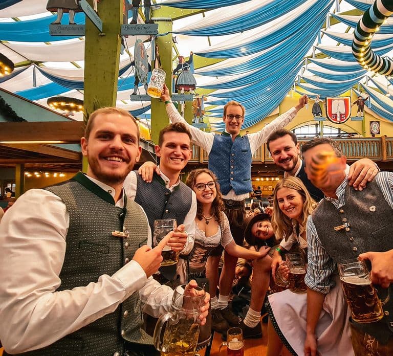 Munich: Guided Oktoberfest Experience with Beer and Lunch