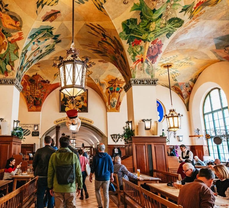 Monachium: Zwiedzanie Hofbräuhaus z przewodnikiem i 1 piwem