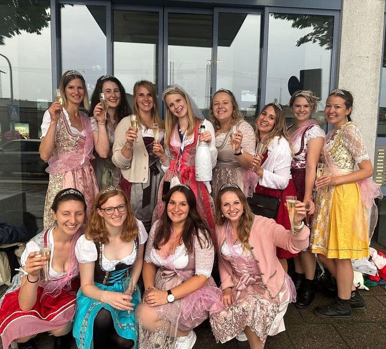 Munich: Night PubCrawl Shots and Party!