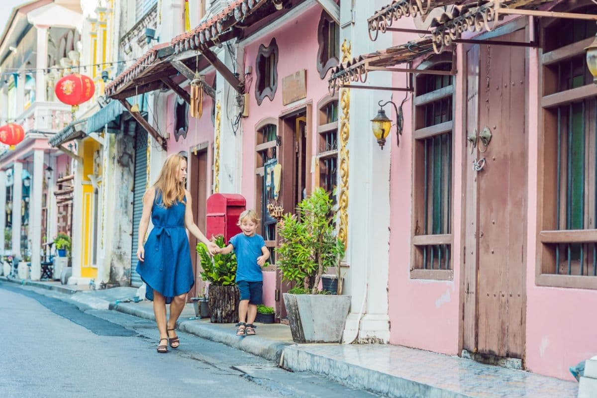 Deelnemen aan Phuket City Tour: Big Buddha, Chalong Temple, Promthep Cape en Phuket Old Town
