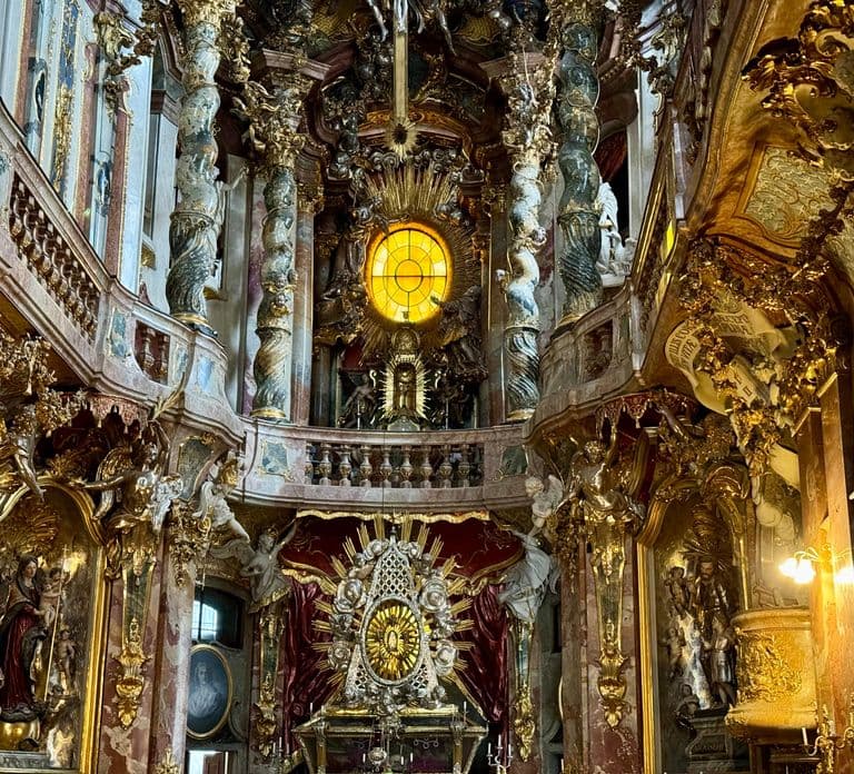 München: Spaanse gitaar & Bach Toccata in de Asamkirche