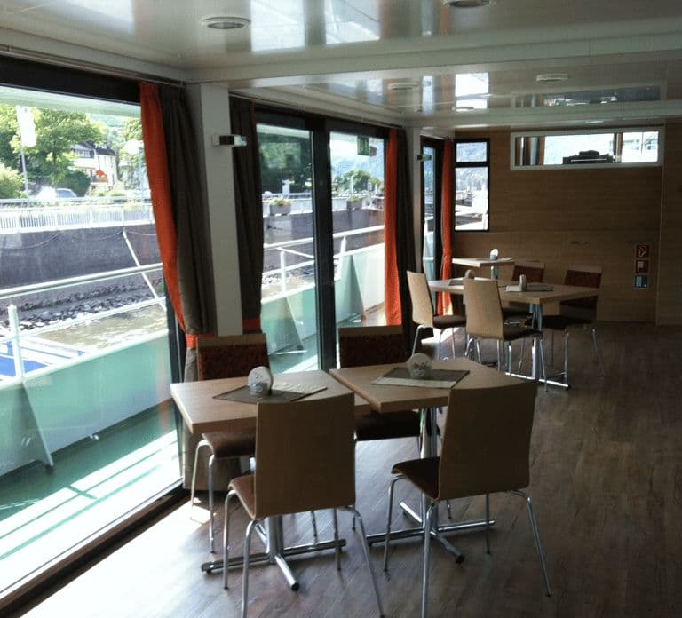 From Rüdesheim: 2-hour Christmas Boat Tour on the Rhine