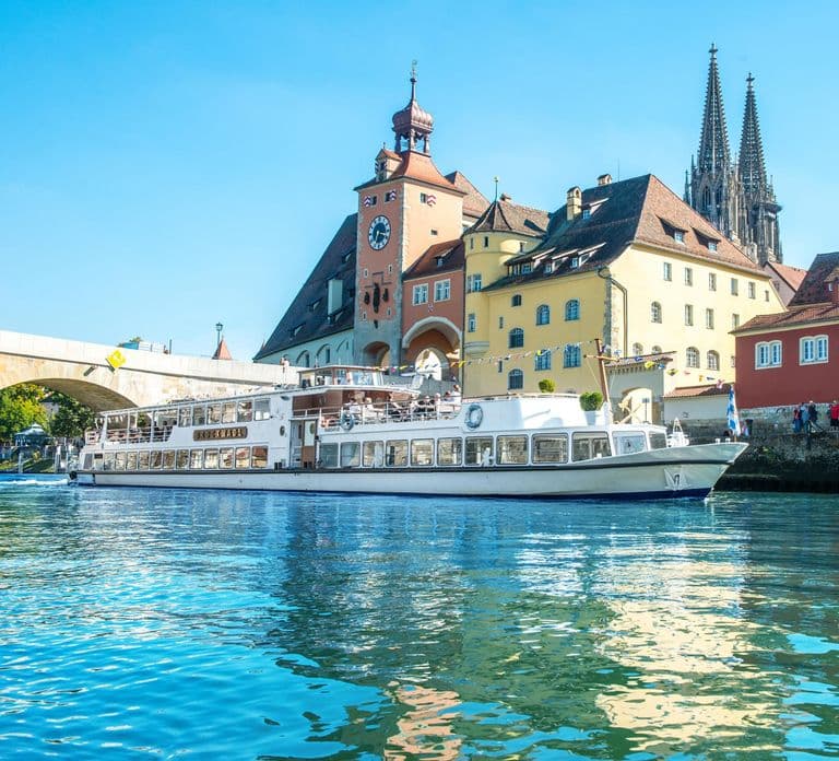Regensburg: City Highlights Historical Boat Tour