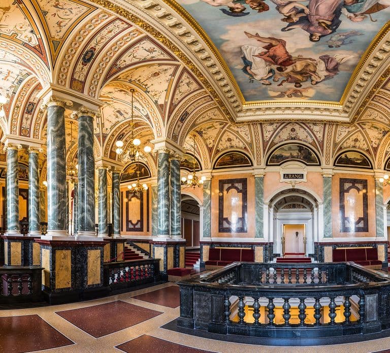 Dresden: Visita Guiada à Semperoper para Famílias