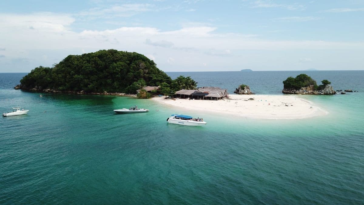 Tour in motoscafo alle isole Koh Khai con trasferimento incluso
