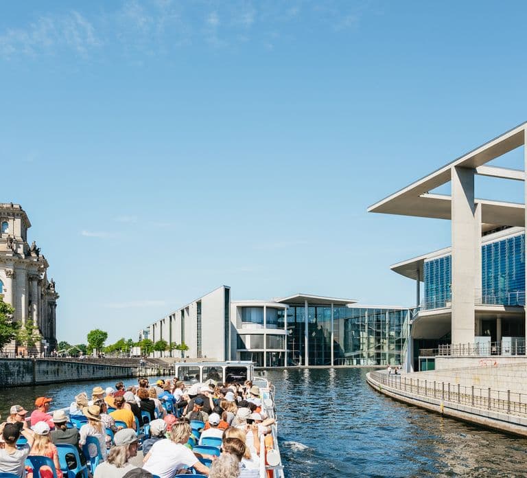 Berlin: 1-Hour City Tour by Boat with Guaranteed Seating