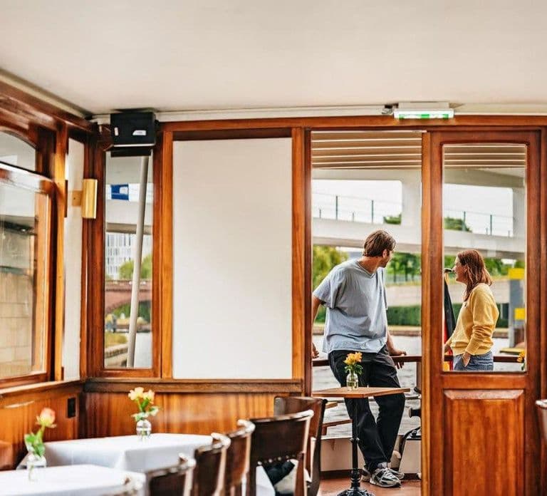 Berlin: 1h Boutiquestyle-Cruise on the Historic Hemingway