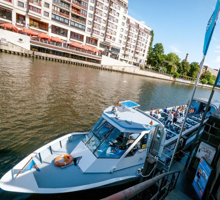Berlim: Passeio de Barco de 3,25 Horas pelo Spree e Landwehrkanal