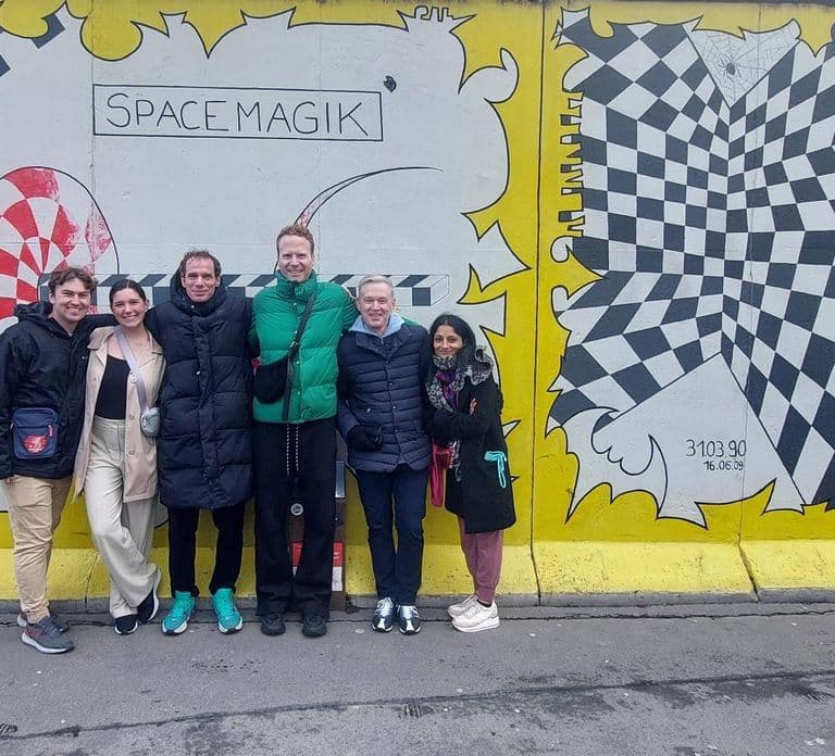 Berlin: Berlin Wall & East Side Gallery Walking Tour