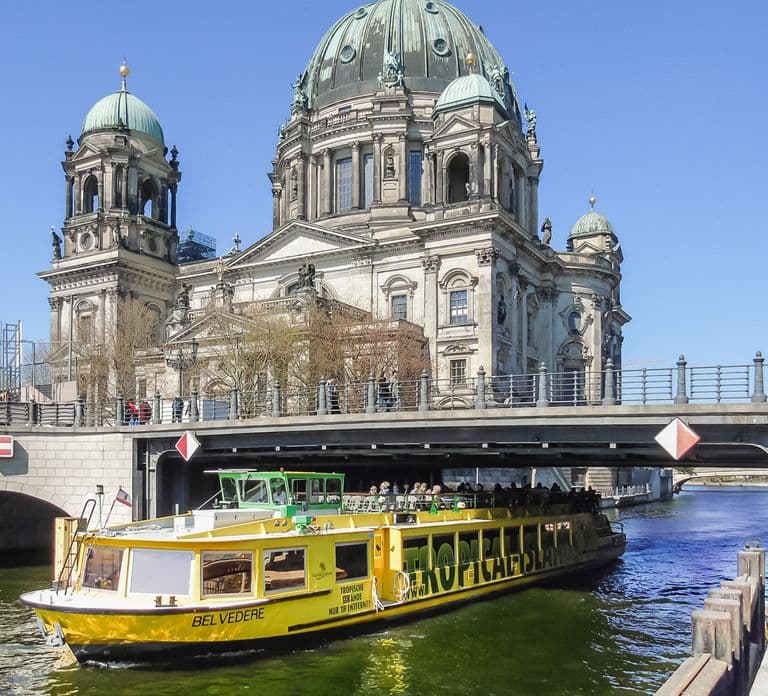 Berlin: Big Bus Hop-On Hop-Off Sightseeing Tour & Currywurst
