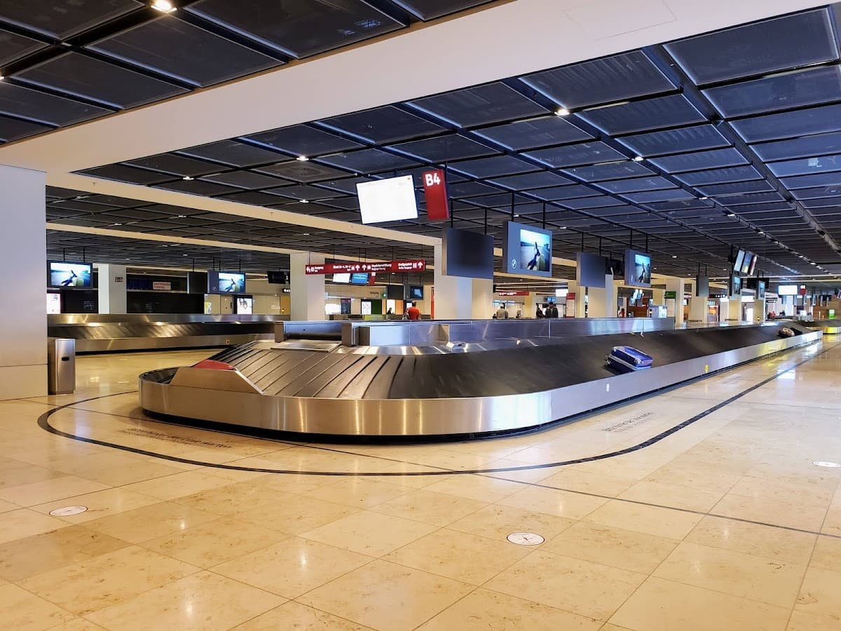 Berlin: Brandenburg Airport Transfer to Berlin City Center