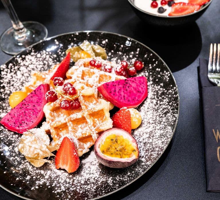 Berlino: Colazione al Café Wintergarten