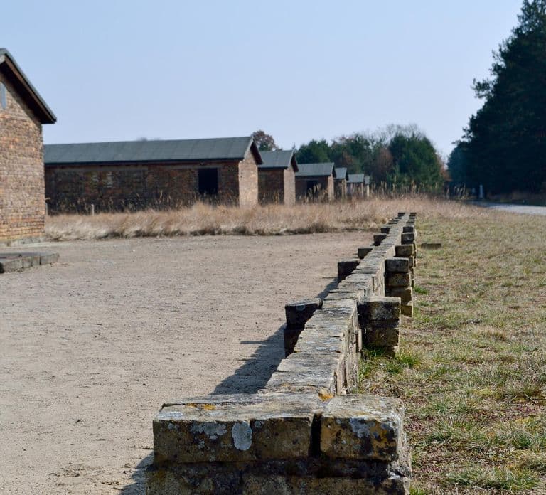 Berlin: Bus Tour to Sachsenhausen, East Side Gallery, & Berlin Story Bunker