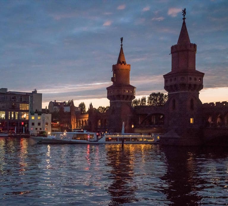 Berlin: Evening River Spree Cruise at Christmastime