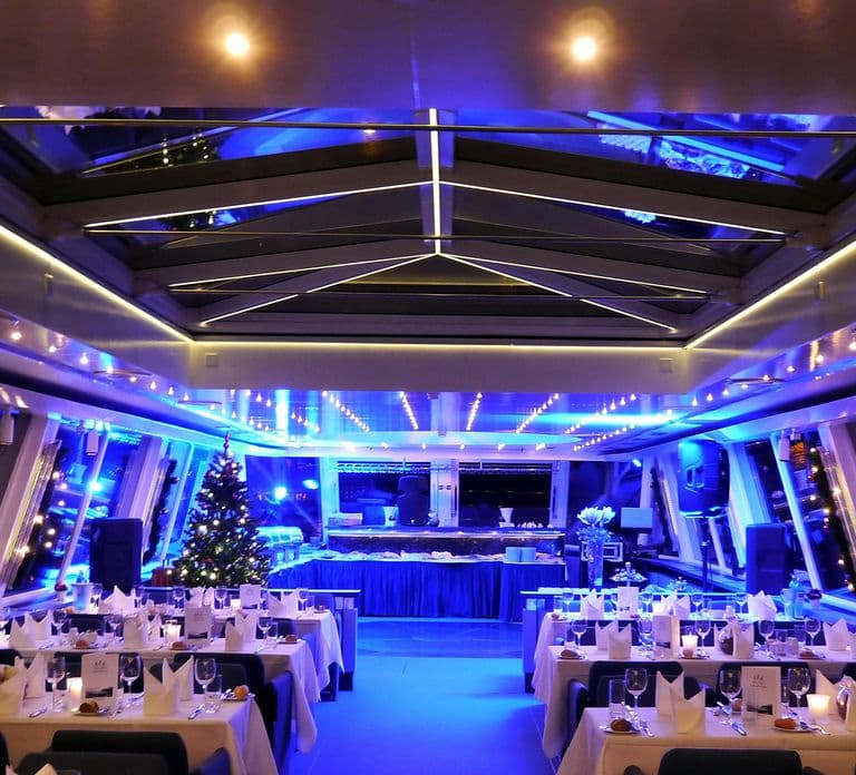 Berlin: Evening River Spree Cruise at Christmastime
