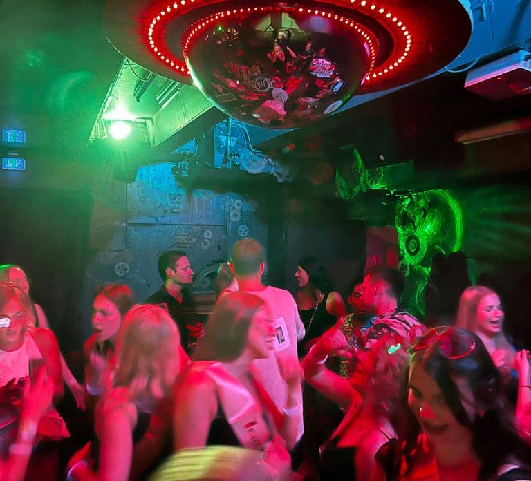 Berlijn: Pub Crawl & Party met gratis shots & VIP-clubtoegang