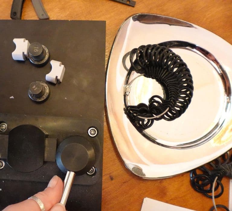 Berlin: Silver Spoon Ring Workshop in Creative Studio